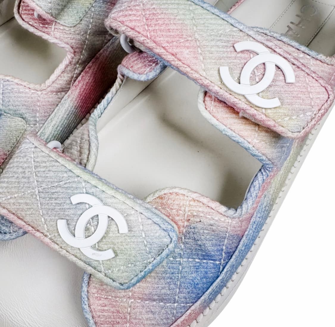 [38.5] 샤넬 여성 멀티 CC로고 벨크로 뮬 샌들 레인보우 파스텔 상품이미지7