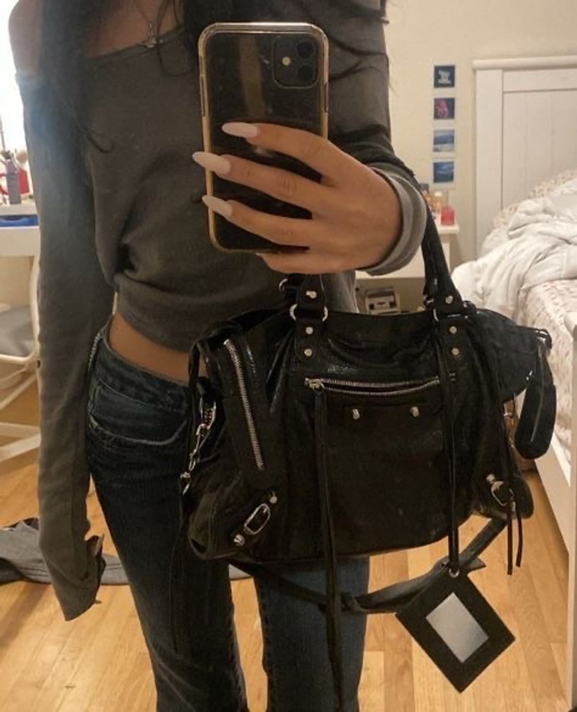 발렌시아가 클래식 시티백 미듐 판매합니다. 상품이미지10