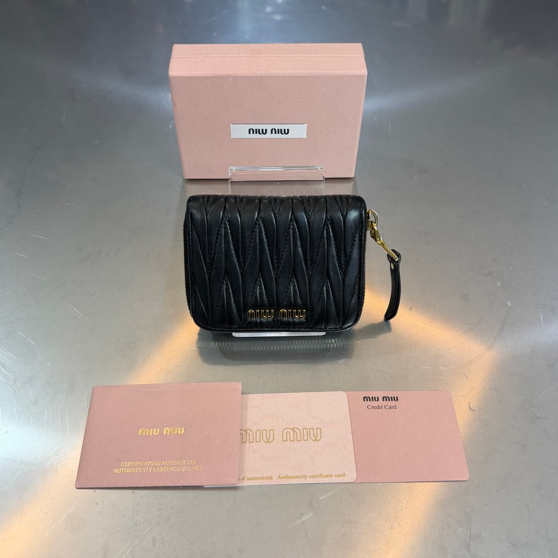 [리오브] 미우미우 마테라쎄 금장 나파 지퍼 코인 카드지갑 상품이미지1