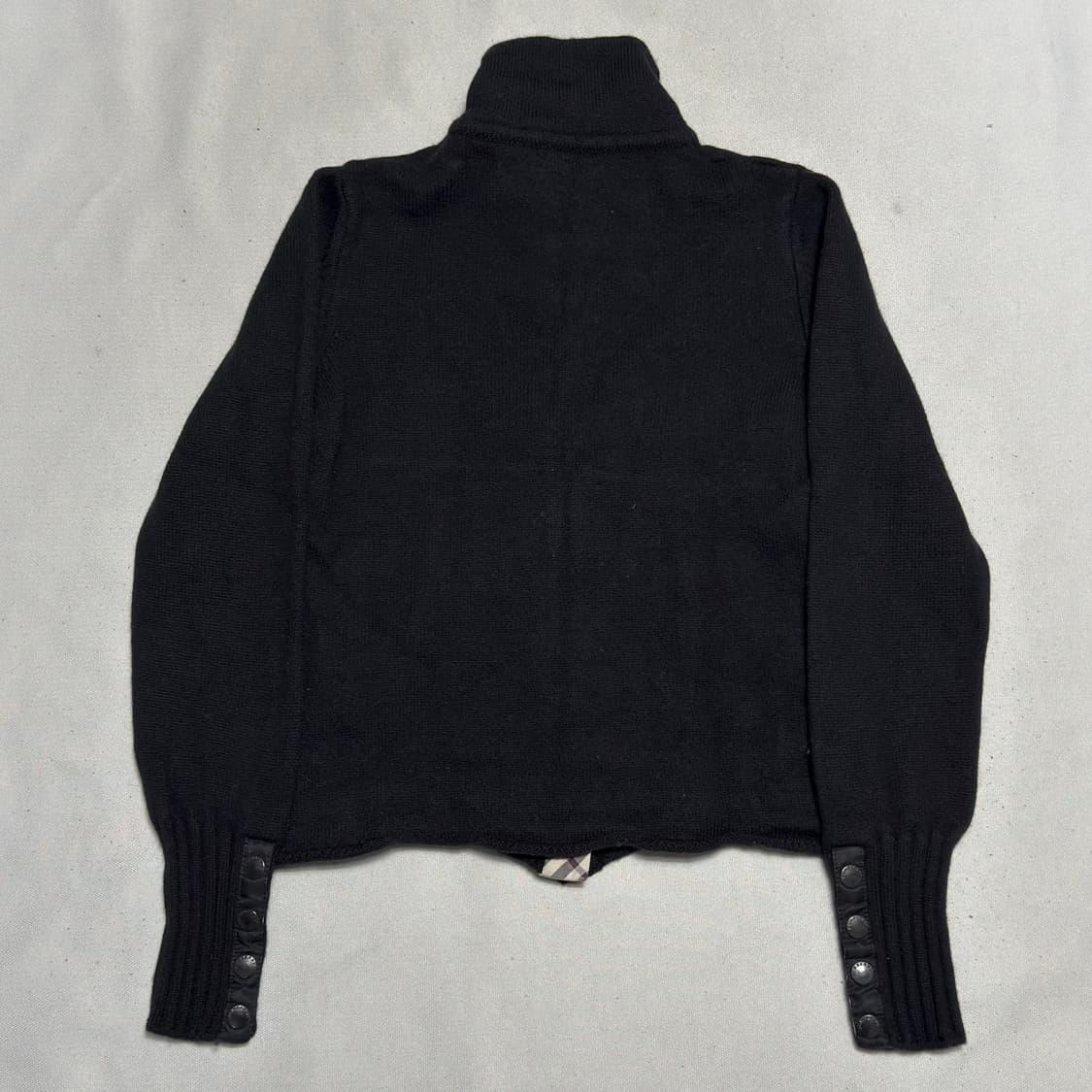 L 버버리 여성용 메리노 울 블랙 히든버튼 하이넥 가디건 상품이미지3