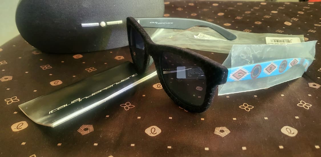 [미착용 새상품]* INDEPENDENT  블랙벨벳 선글라스* 상품이미지7