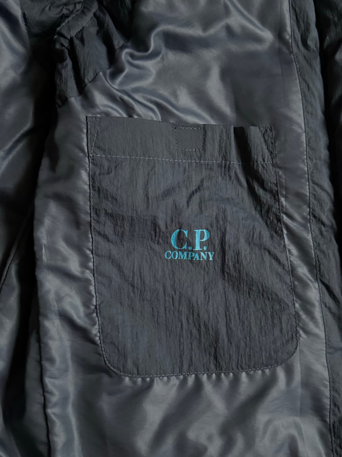 CP컴퍼니 나일론 고글 패딩조끼 상품이미지6