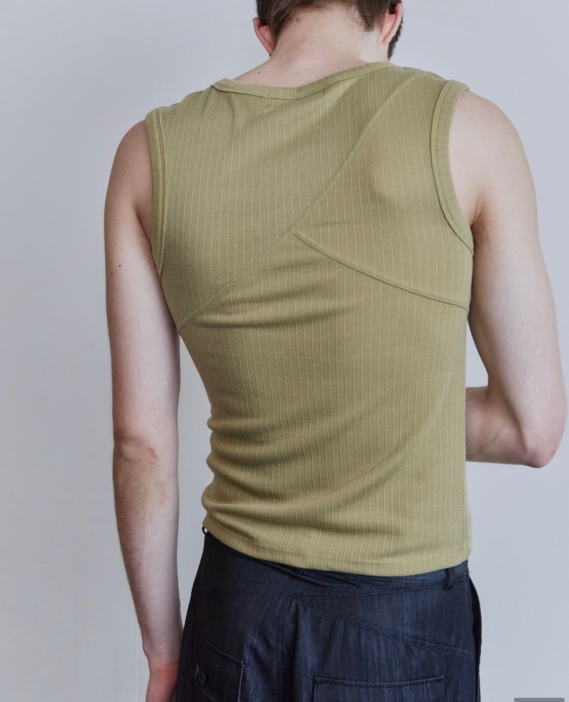 26ss웨이비니스 Fluted Ribbed Sleeveless  Lime 상품이미지3