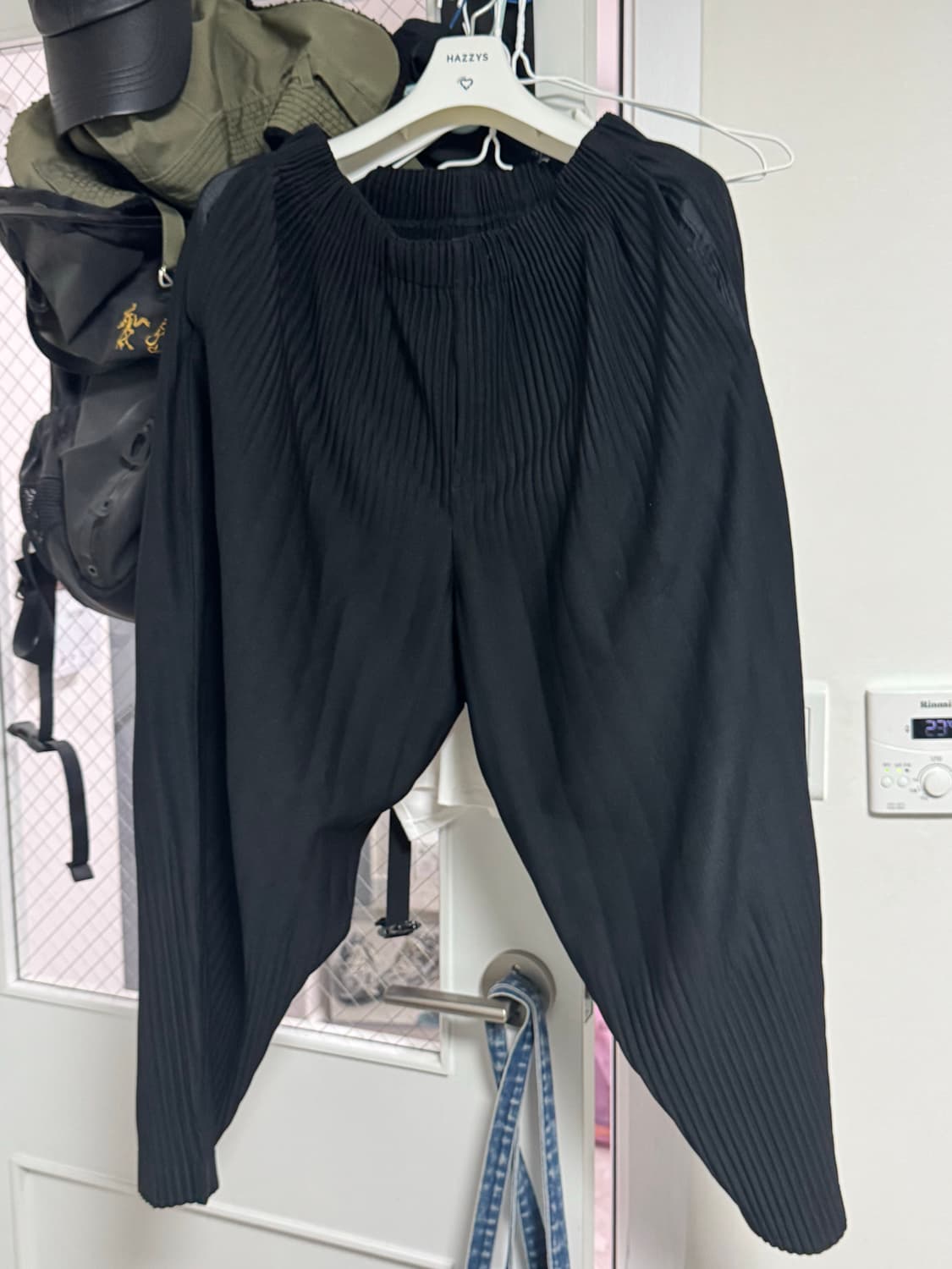 이세이미야케 9부 베이직 팬츠 1 상품이미지1