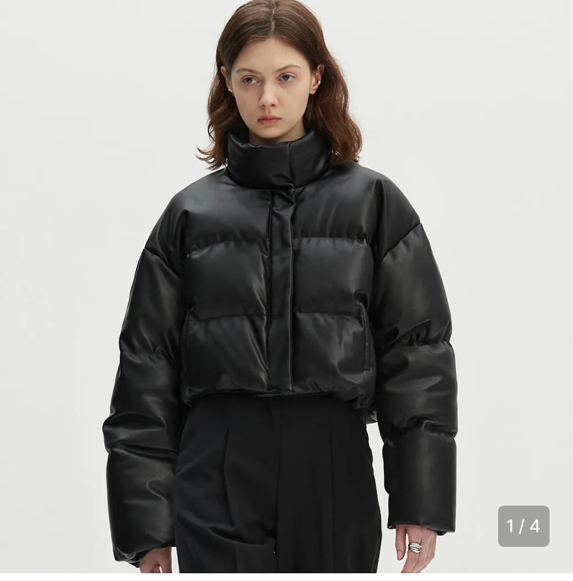 몽돌 레더 덕다운 크롭 패딩 블랙 M 상품이미지1