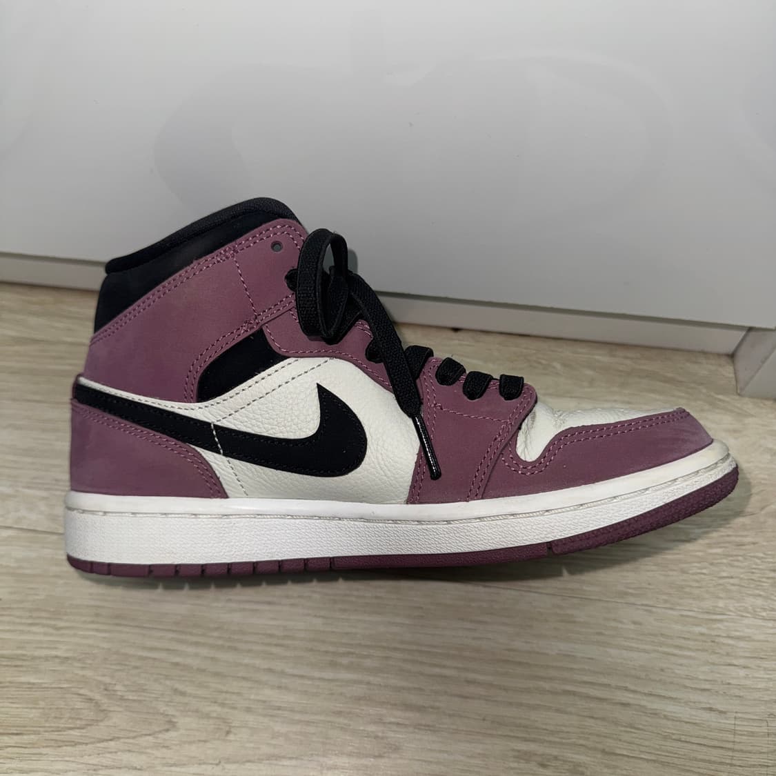 나이키 조던1 미드 라이트 멀베리 W 225 상품이미지4