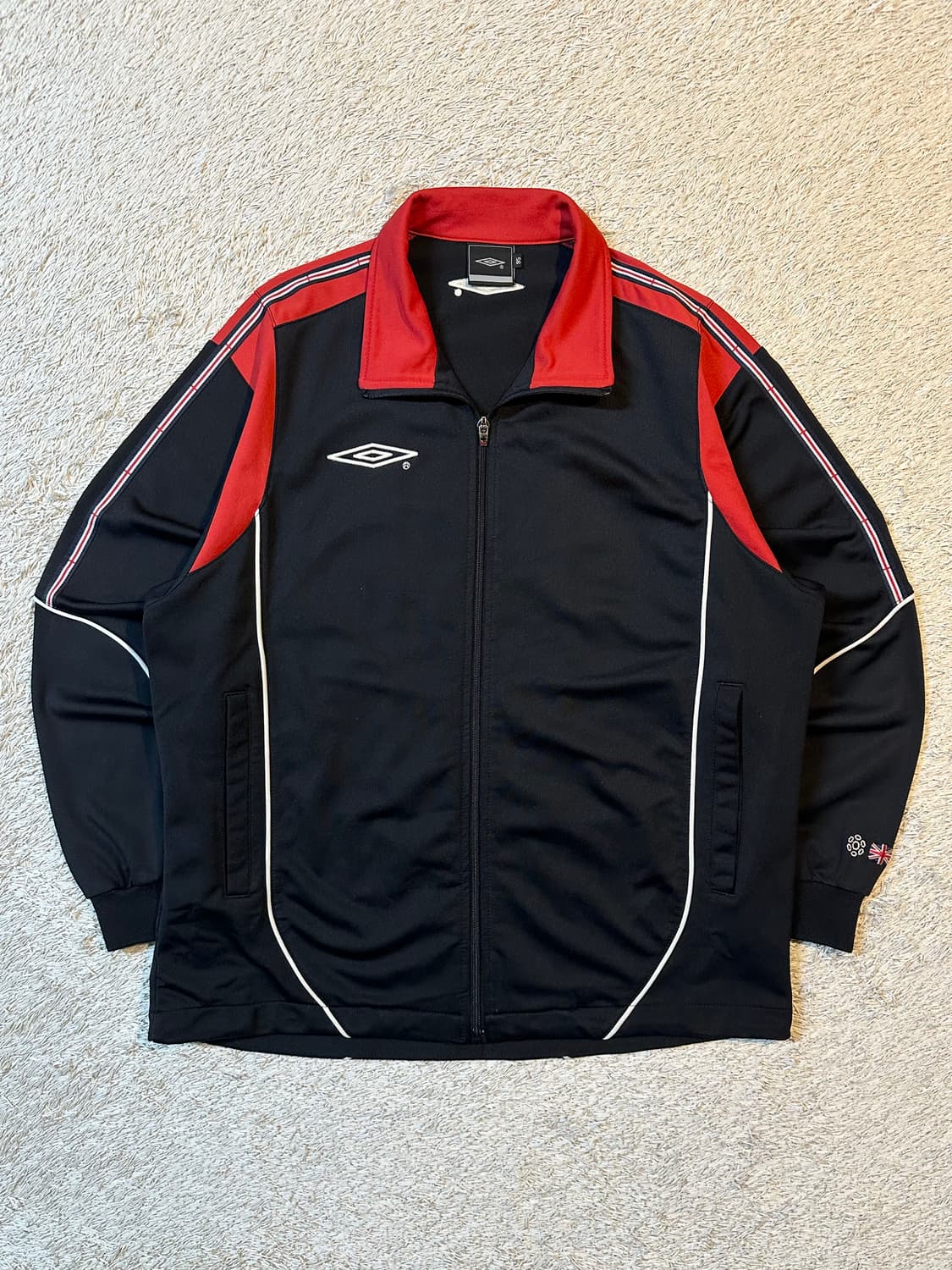 엄브로 잉글랜드 사이드라인 배색 트랙탑 져지 블랙 레드 상품이미지1