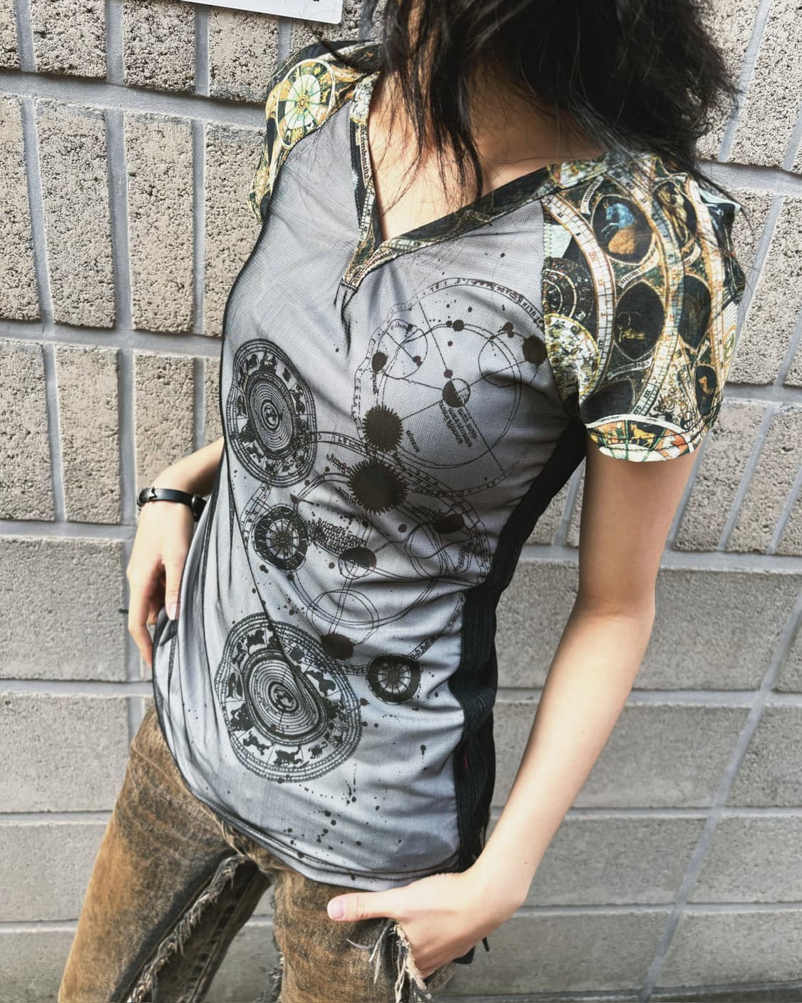 오즈온 고딕 디테일 매쉬탑 상품이미지1