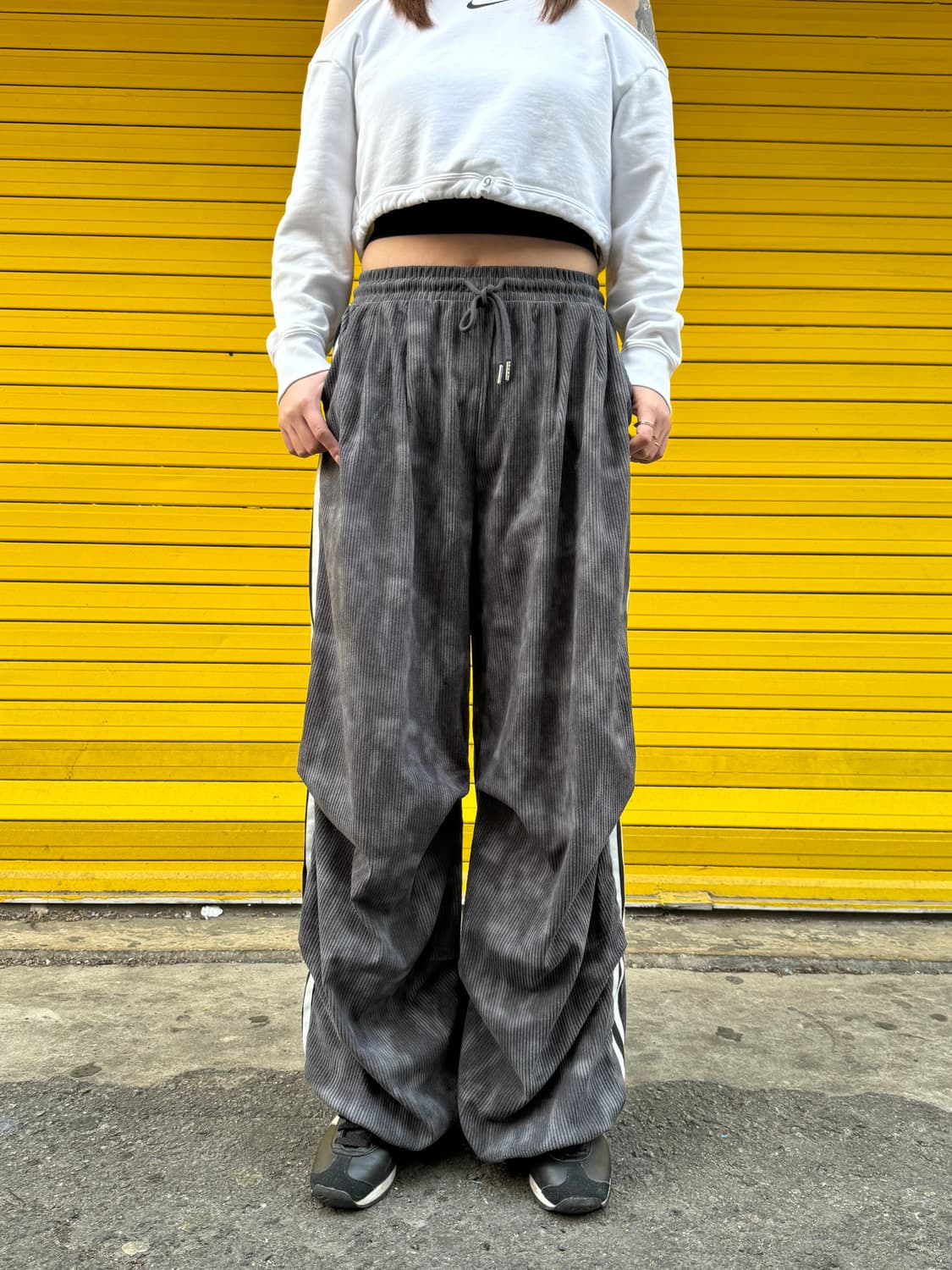 코듀로이 루즈핏 삼선줄 커스텀 팬츠 상품이미지1
