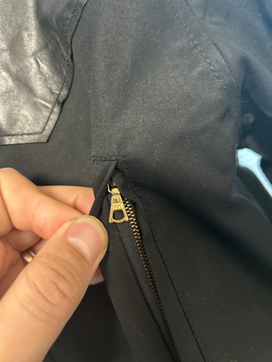 VISVIM 올드비즈빔 올블랙 하드리안 소가죽믹스 고어텍스 자켓  XL 상품이미지4