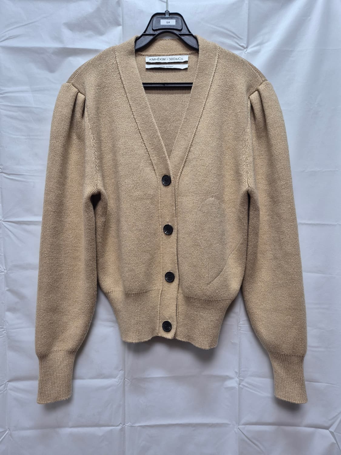 김해김 x mo&co 가디건 상품이미지1