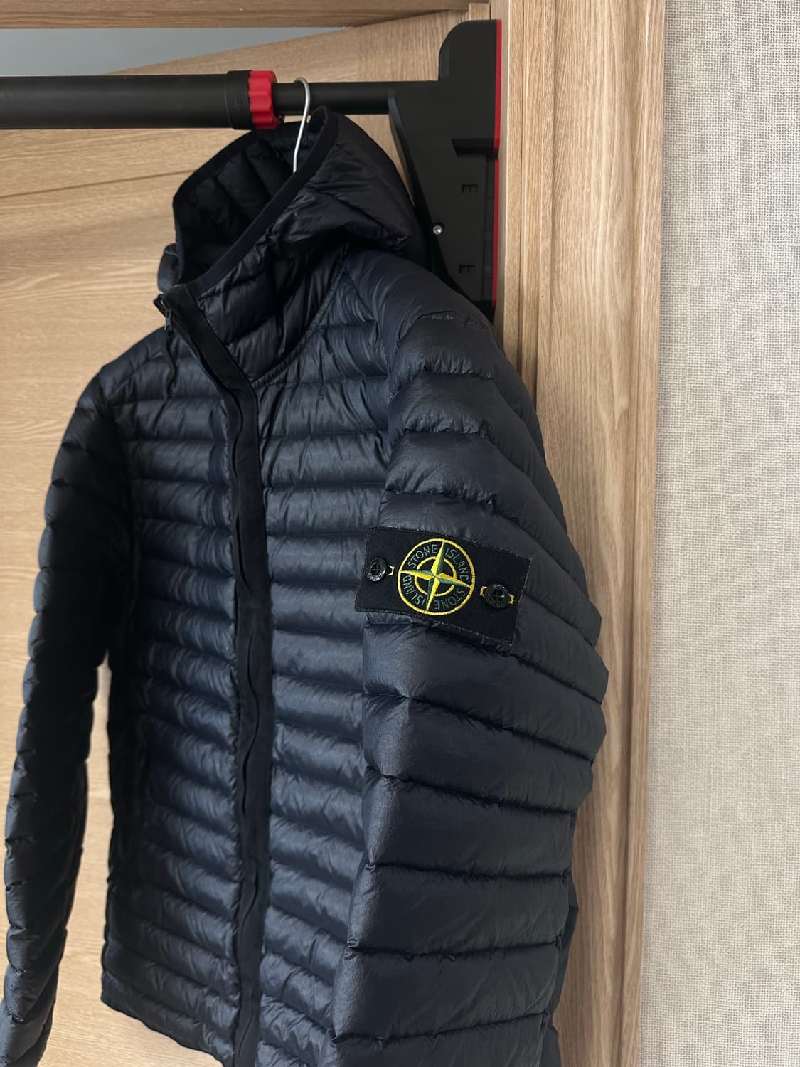 스톤아일랜드 룸우븐 체임버스 경량패딩 M사이즈 다크네이비 거의 새것  상품이미지2