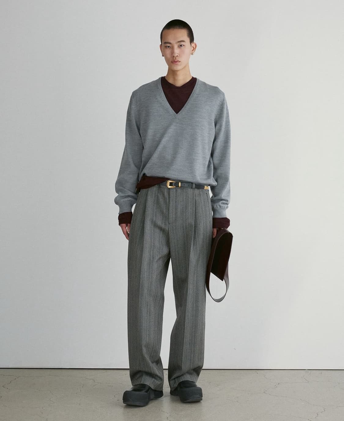 [새상품] 렉토 24FW 클래식 브이넥 니트 스웨터 그레이 상품이미지2