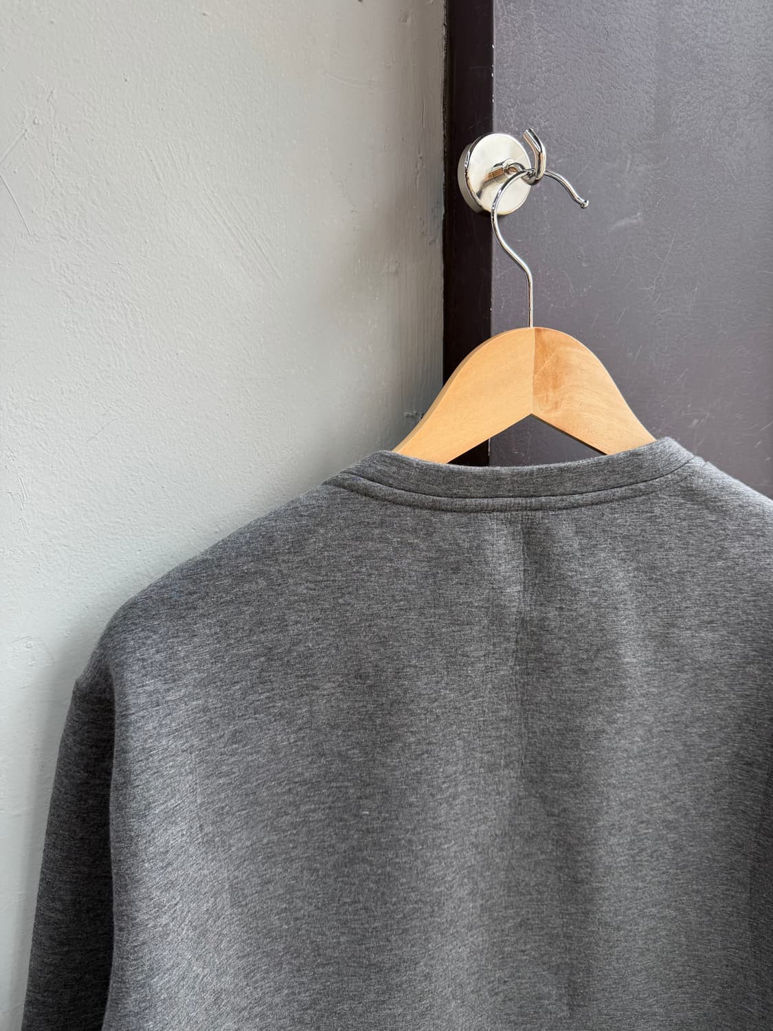 XL/ 몽클레어 네오프렌 빅로고 맨투맨 상품이미지6