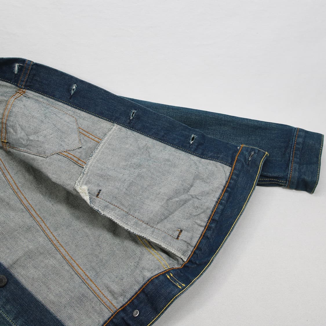 (착용컷) 리바이스 데님 트러커 자켓 (남성용 98) 상품이미지7