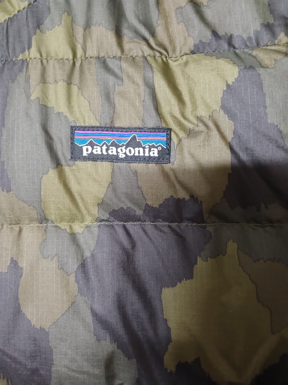 (S,95)파타고니아 카모 경량패딩 상품이미지7