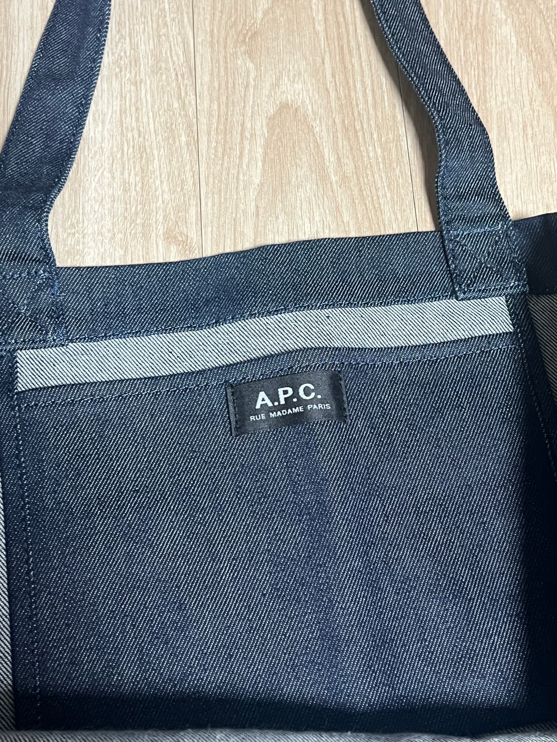 아페쎄 다니엘라 토트백 판매합니다 상품이미지3