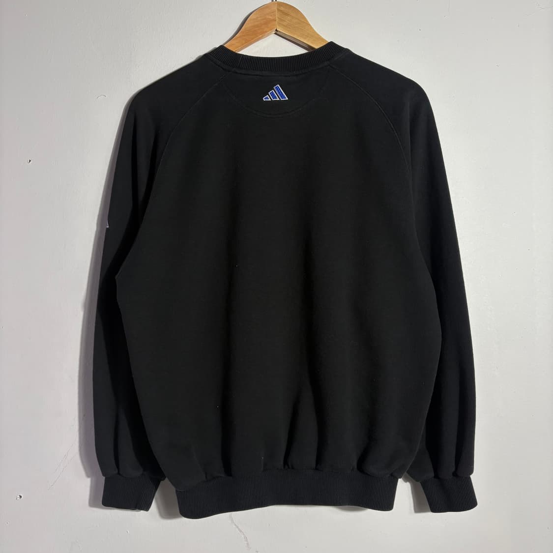 아디다스 블랙 로고 맨투맨 (무료배송) 상품이미지5