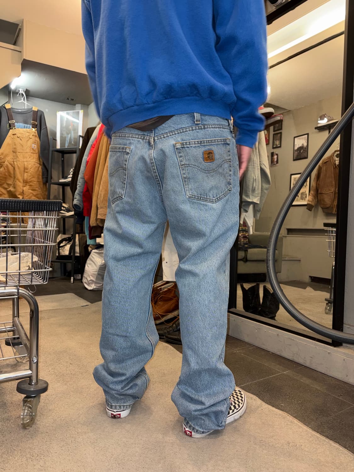 00’s Carhartt cracked washed denim pants 상품이미지3
