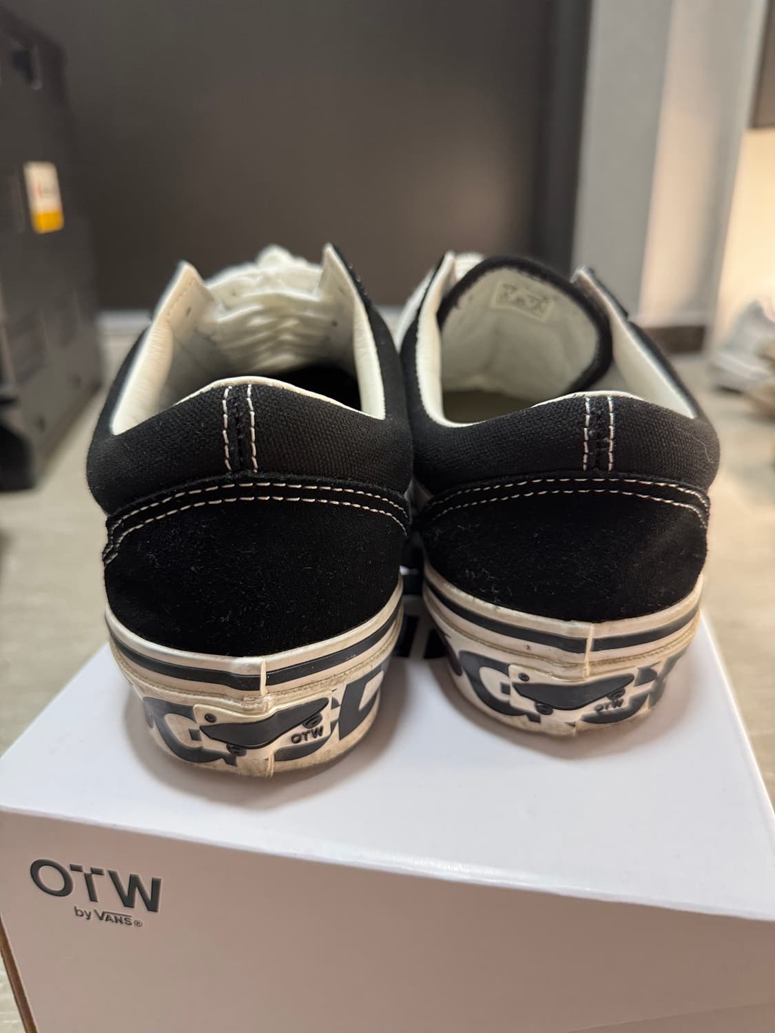 255) 반스 x CDG OTW 올드스쿨 블랙 상품이미지5