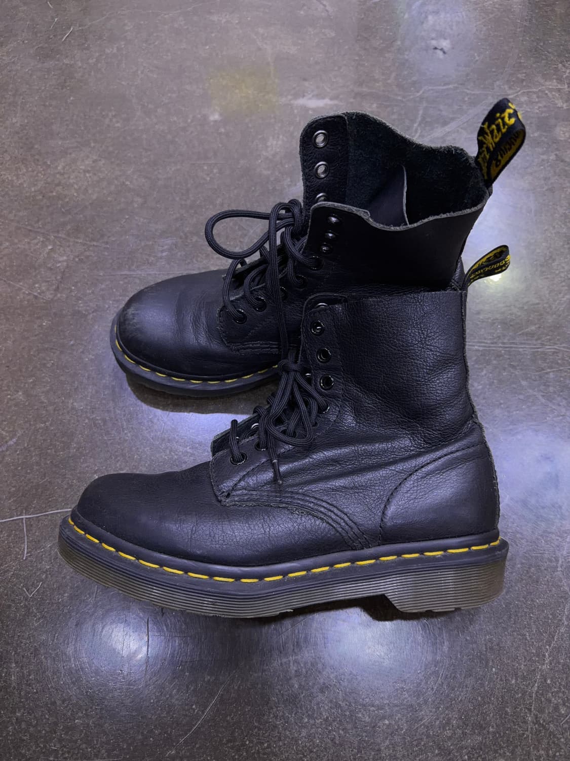 닥터마틴 파스칼 8홀 워커 부츠 블랙 230 상품이미지5