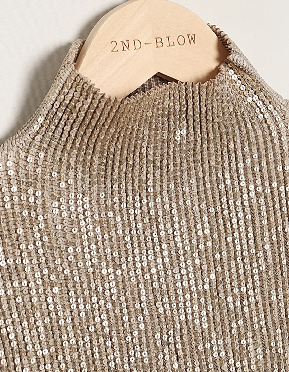 SPECHIO PLEASE Spangle Pleats Tops 상품이미지3