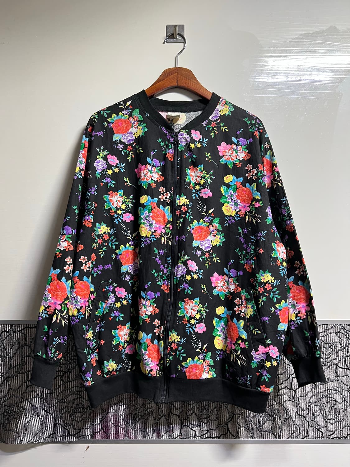 빈티지 80s 플로럴 블랙 봄버 자켓 상품이미지1