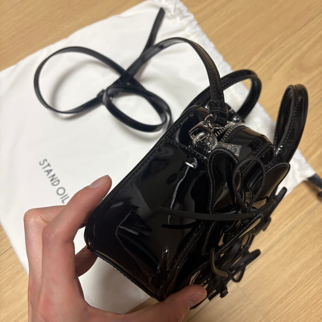 (새상품) 스탠드오일 플리팅 모모백 상품이미지3