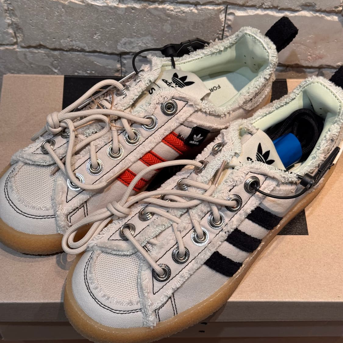 [240] 아디다스 x 송포더뮤트 캠퍼스 80s 블리스 코어 블랙 상품이미지1