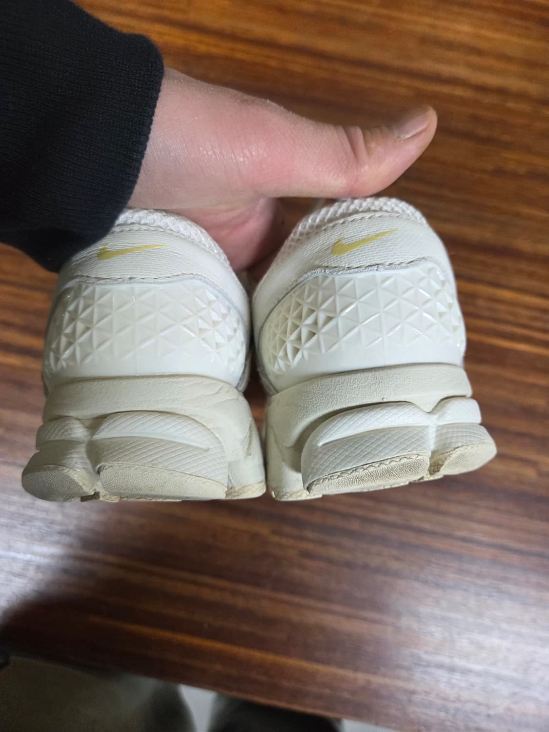 나이키 줌 보메로 옐로우 240 상품이미지4