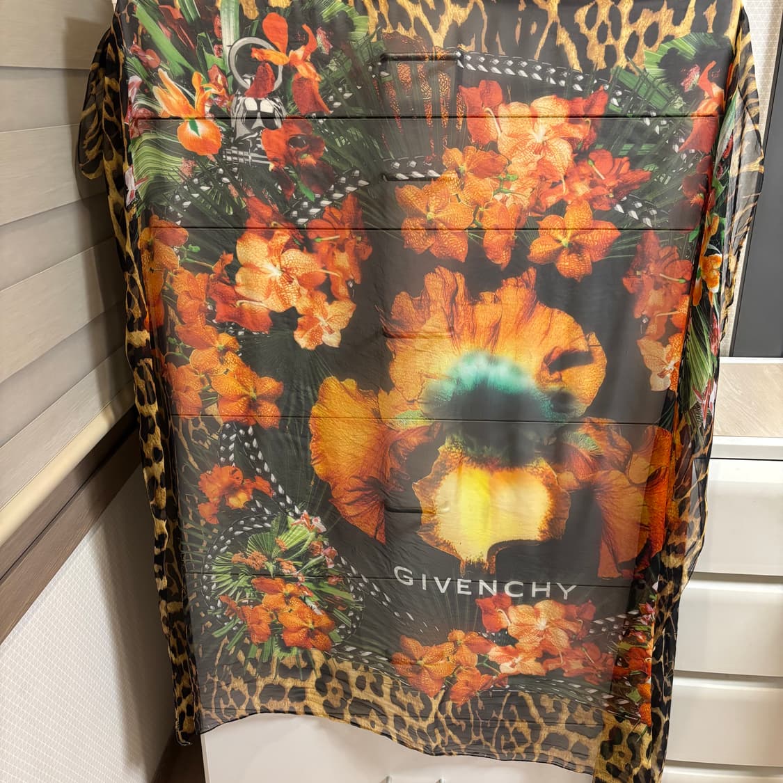 지방시 프로럴 프린트 실크 100% 스카프 상품이미지2