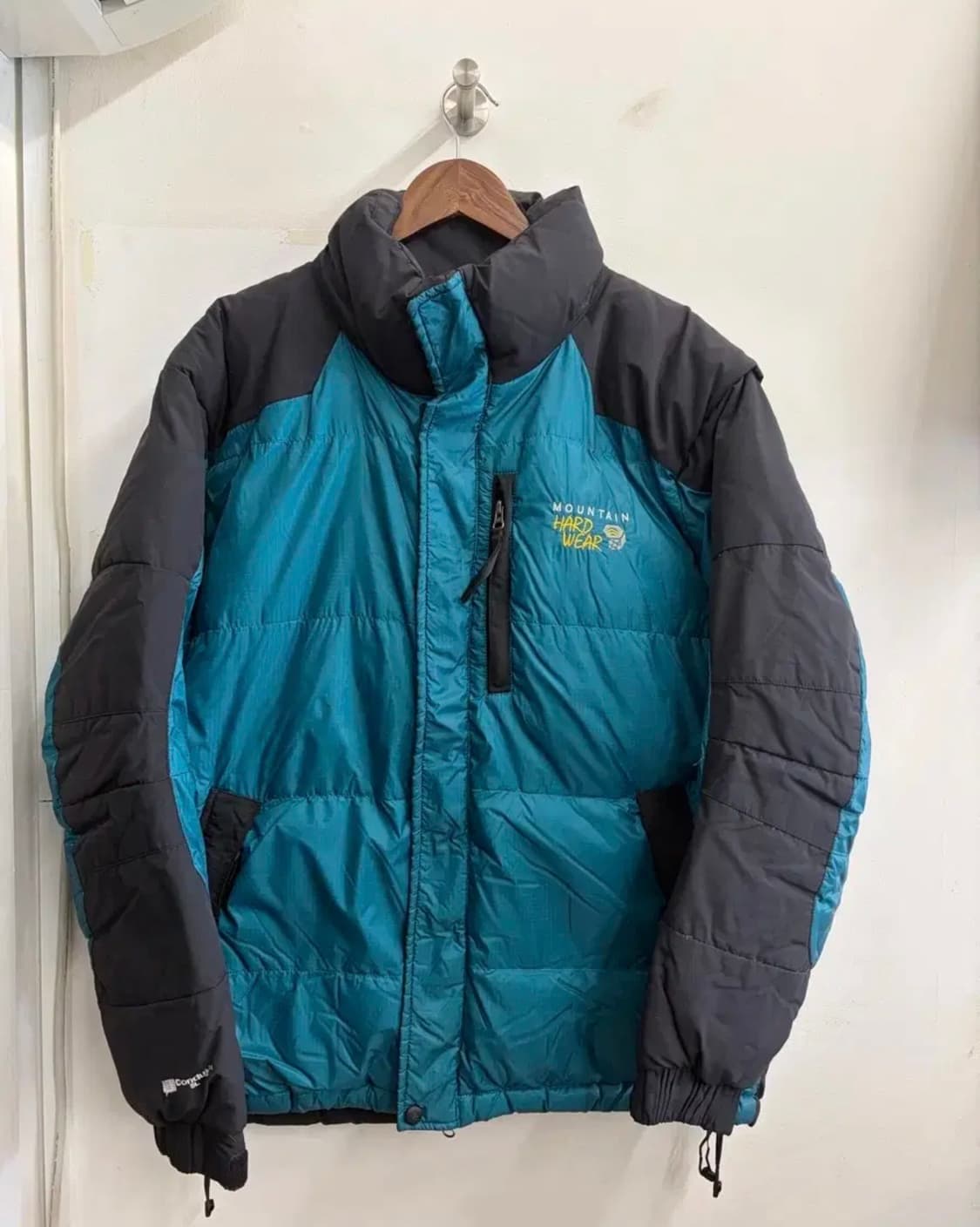 마운틴하드웨어 패딩 상품이미지1