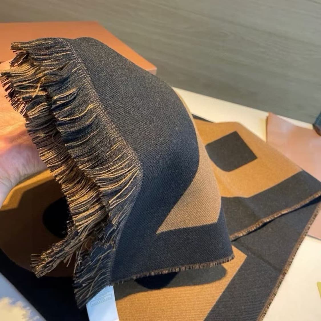 버버리숙녀 리버서블 스카프
 상품이미지6