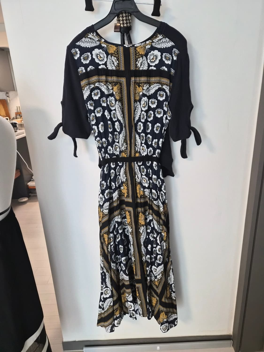 [O'2nd] 오즈세컨 니트 배색 페이슬리 패턴 원피스 상품이미지6