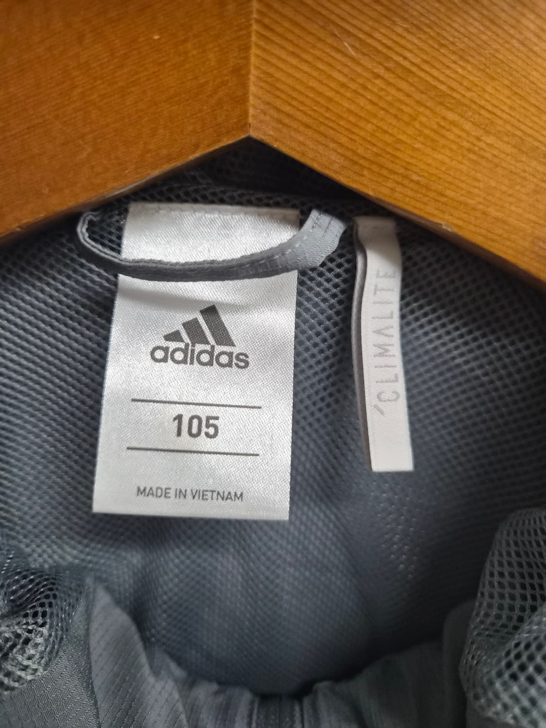 105) 아디다스 17-18시즌 맨유 AON 바람막이 팝니다 상품이미지4