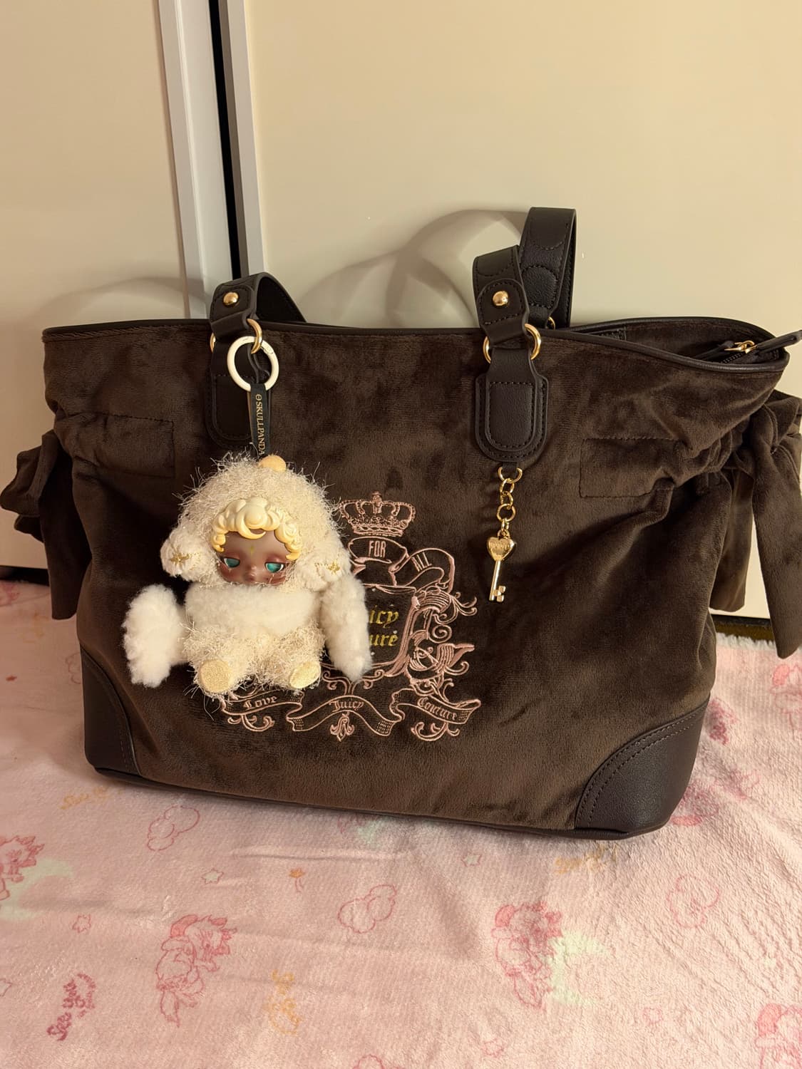 [재입고✨] 쥬시꾸뛰르 벨벳 토트백 대대장 상품이미지1