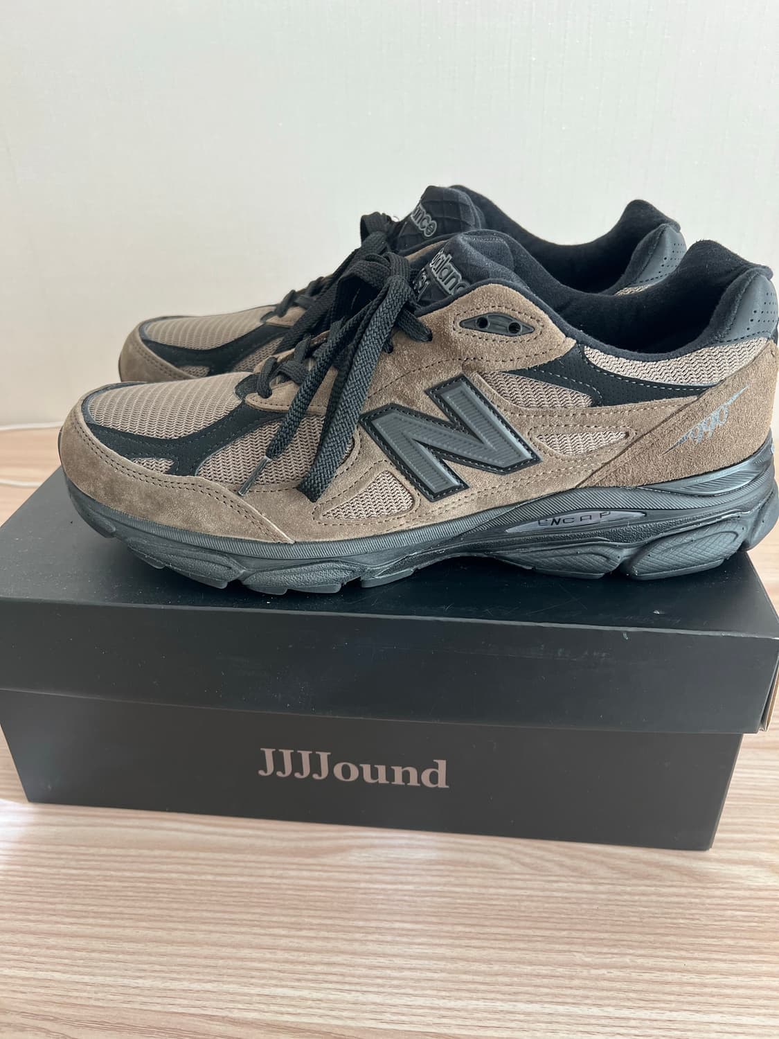 뉴발란스 x JJJ자운드 990v3 브라운 블랙 상품이미지2