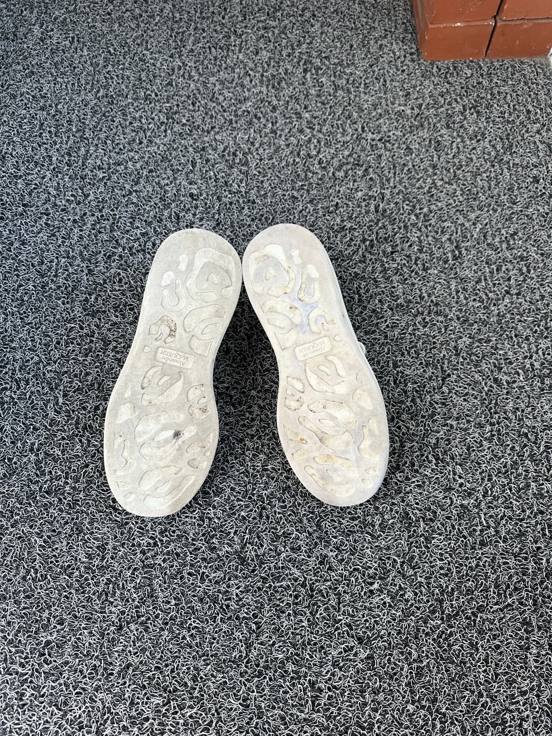 알렉산더 맥퀸 오버솔 스니커즈 39.5 (245/250) 상품이미지7