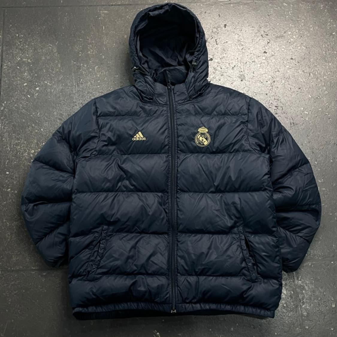 105 아디다스 레알마드리드 경량패딩 상품이미지1