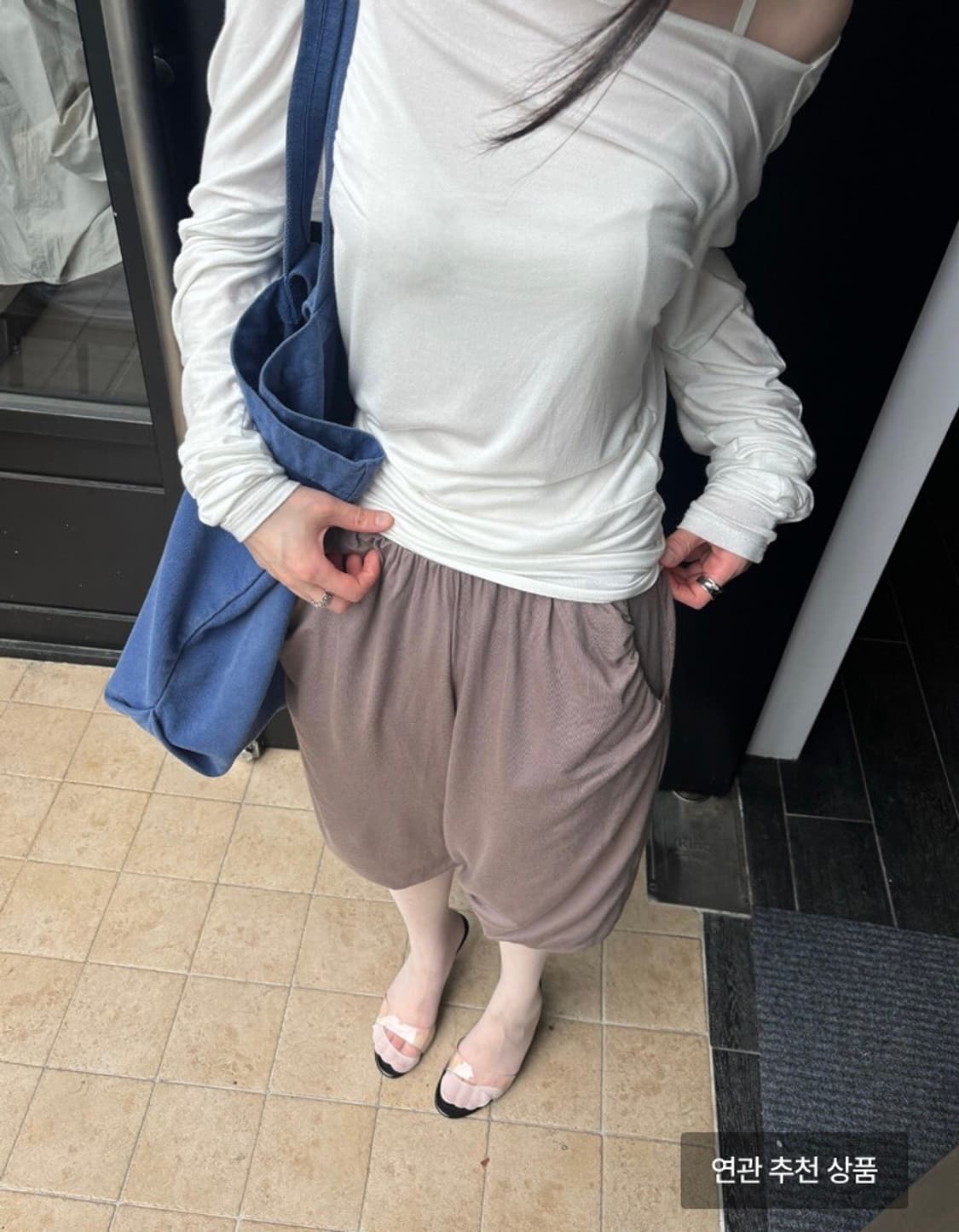 브리즈아카이브 그레이스 드레이프 탑 - 화이트 상품이미지1