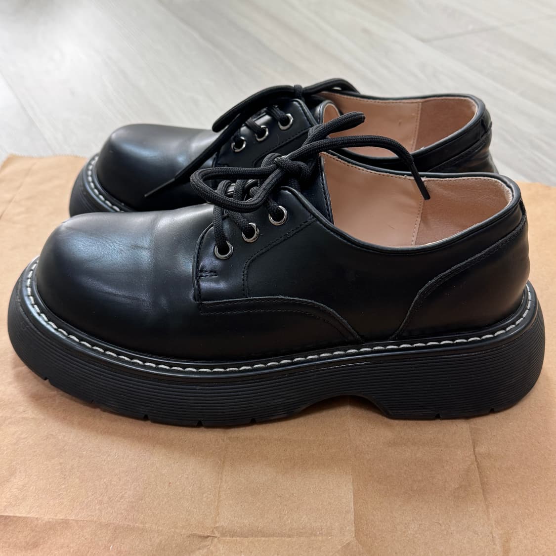 솔트앤초콜릿 라운드 토 스티치 레이스업 로퍼 (225) 상품이미지3