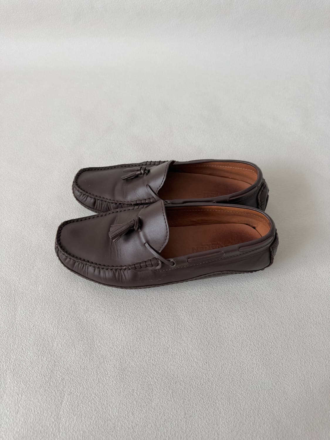 [270]쿠에른(CUEREN) 레더 테슬 드라이빙 로퍼 상품이미지1