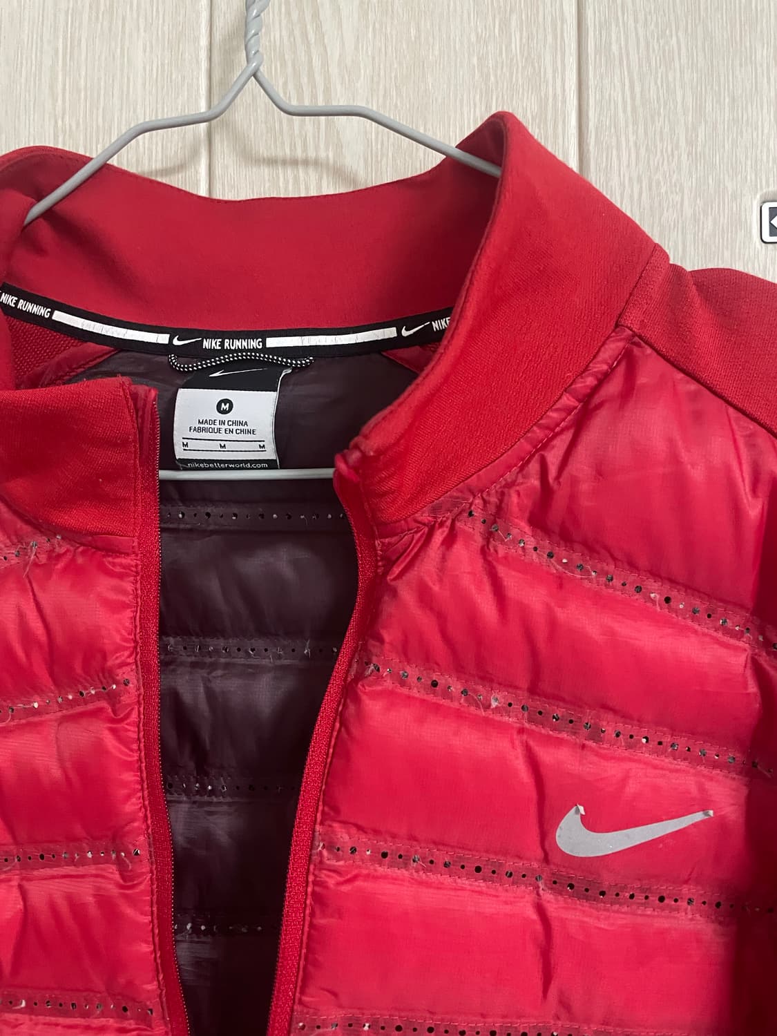 [M]나이키 에어로로프트 런닝 자켓 레드 상품이미지3