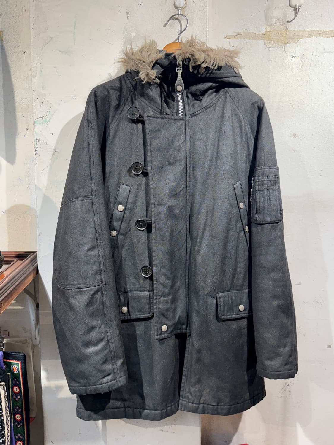 Burberry dark gray puffer jacket 상품이미지1