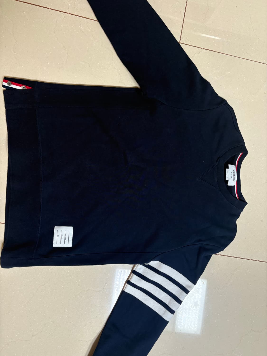 톰브라운 엔지니어드 사선 스웨트셔츠 네이비 4사이즈 톰브라운 맨투맨 상품이미지2