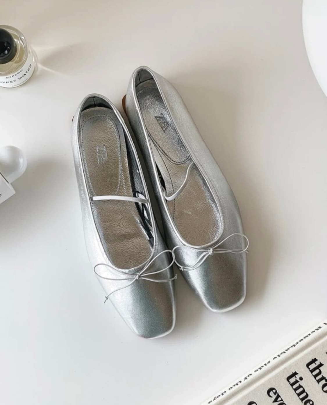 자라 메탈릭 리본 레더 발레리나 플랫 슈즈 실버 상품이미지1