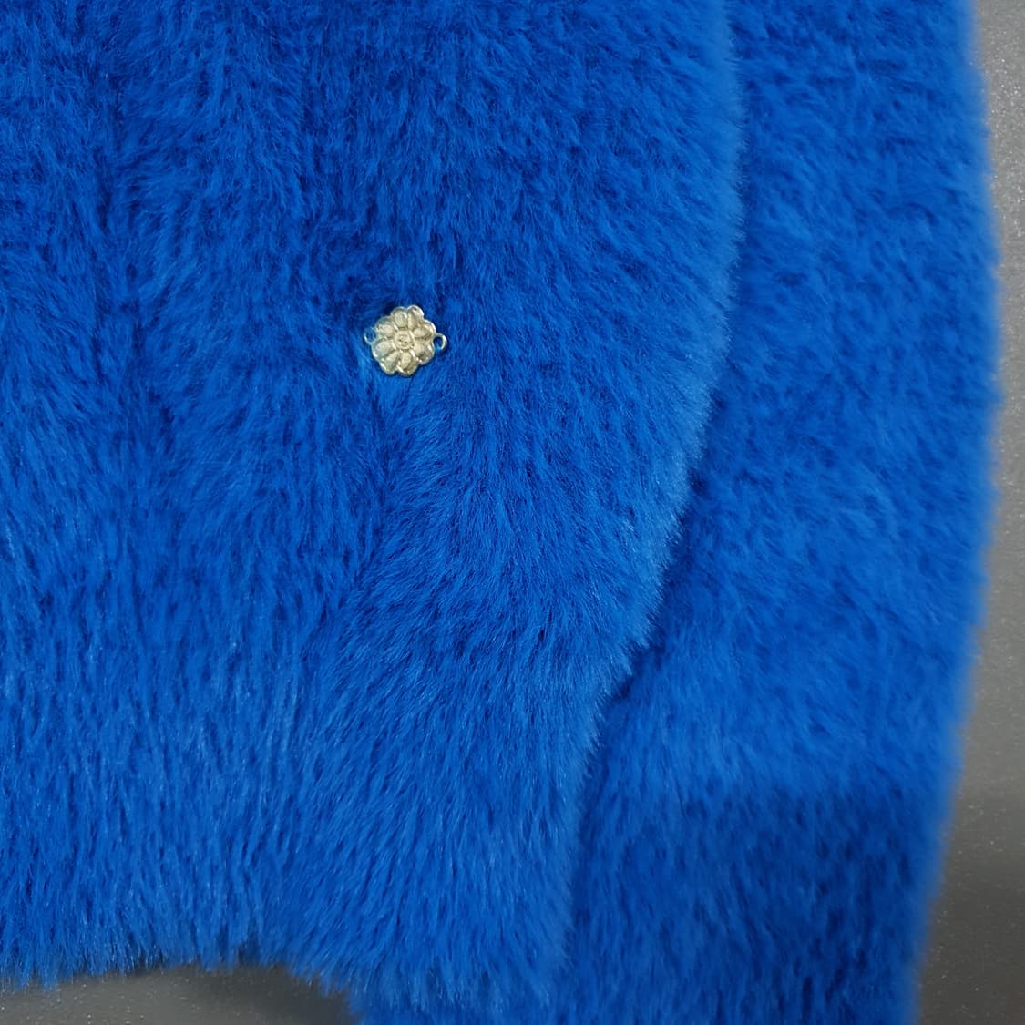 여성 F) 와키윌리 와릿이즌 신형 23FW 헤어리 브이넥 니트 블루 상품이미지3