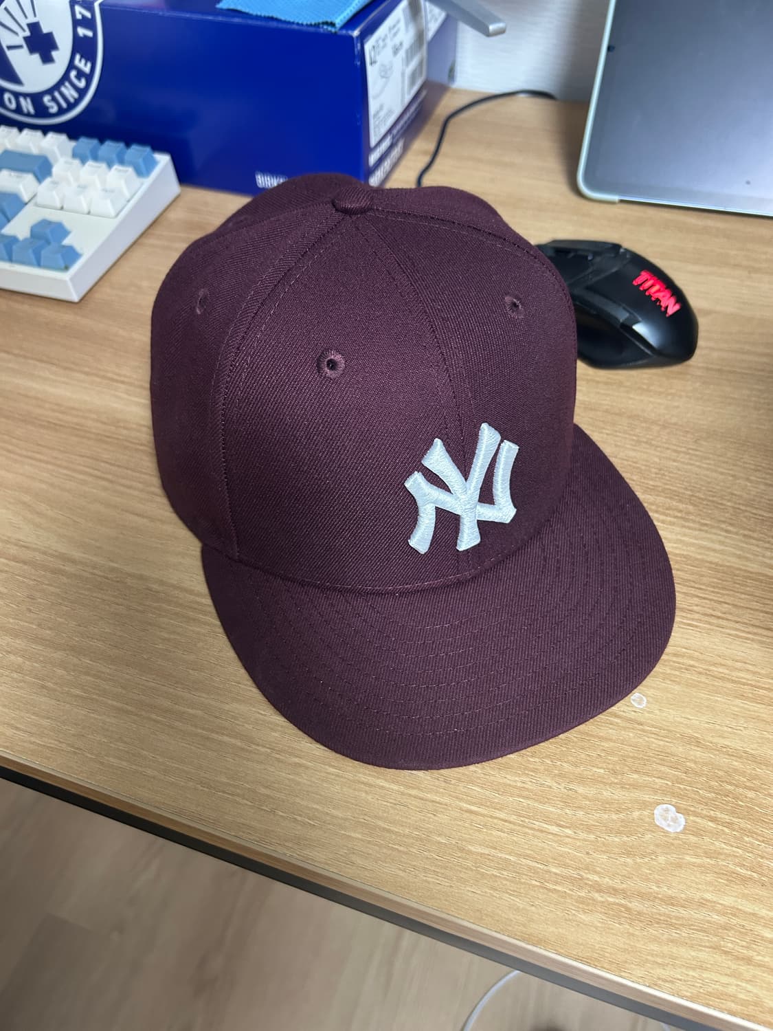 뉴에라 뉴욕 양키스 59FIFTY 버건디 상품이미지1