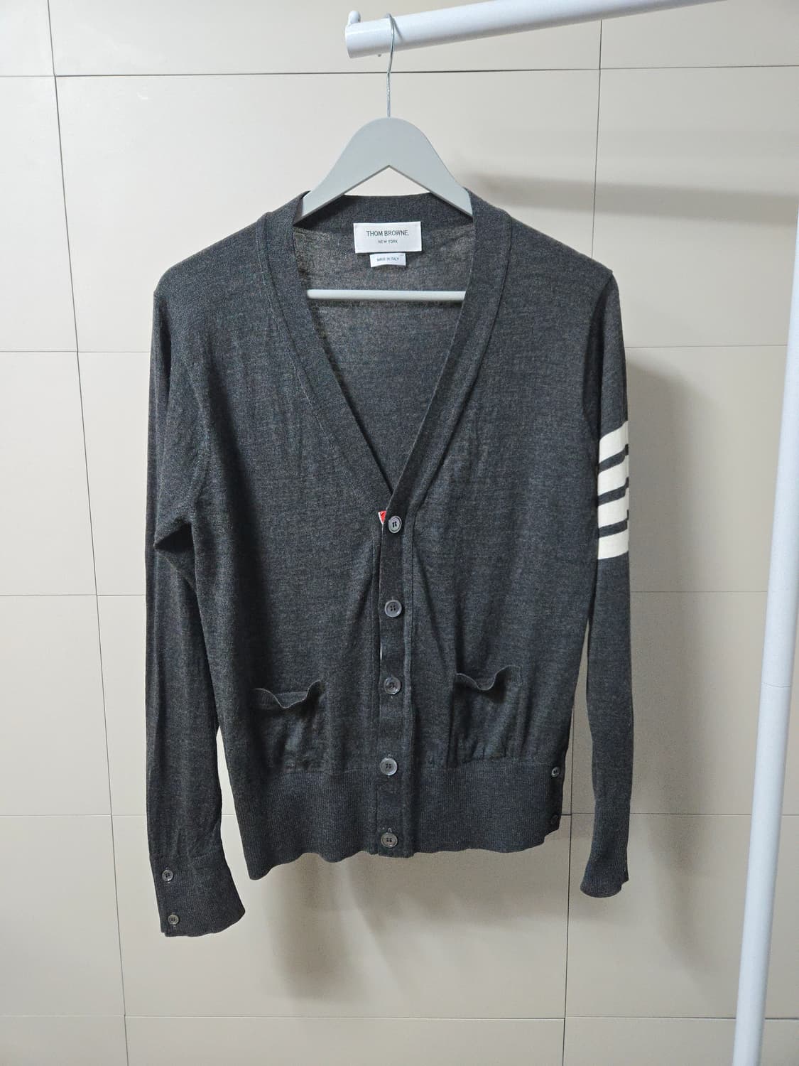 톰브라운 사선완장 메리노울 가디건 2사이즈 상품이미지1