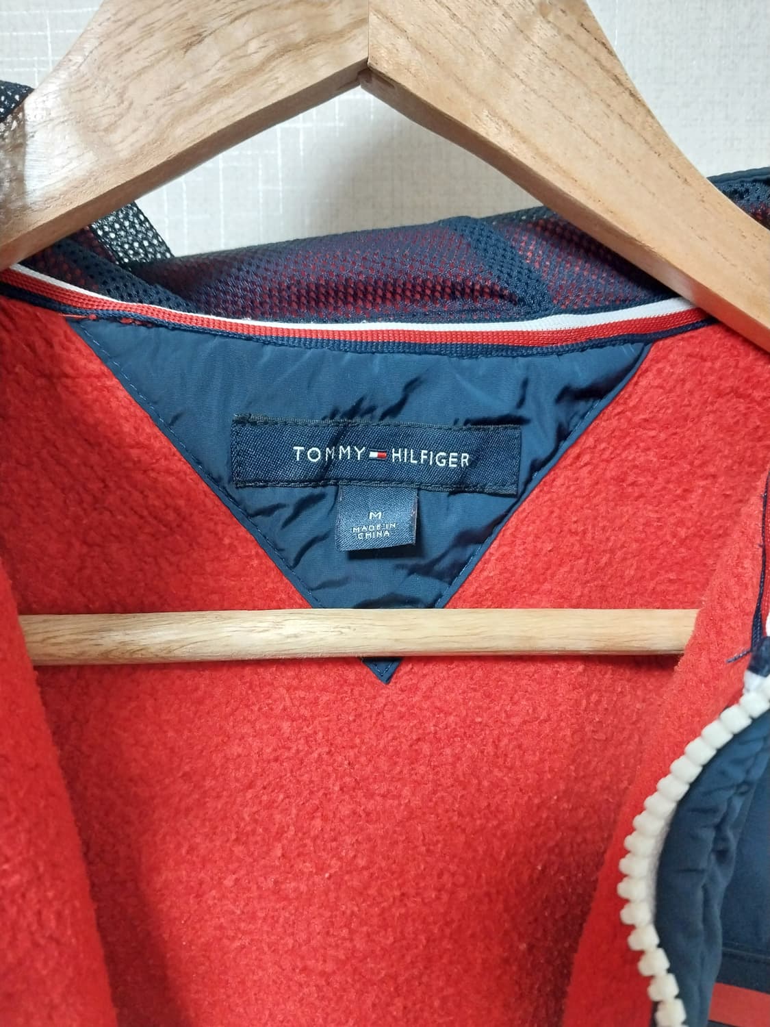 타미힐거 후드 배색티 상품이미지4